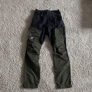 Mens Two-Tone Olive & Black Cargo Pants with Zipper Pockets